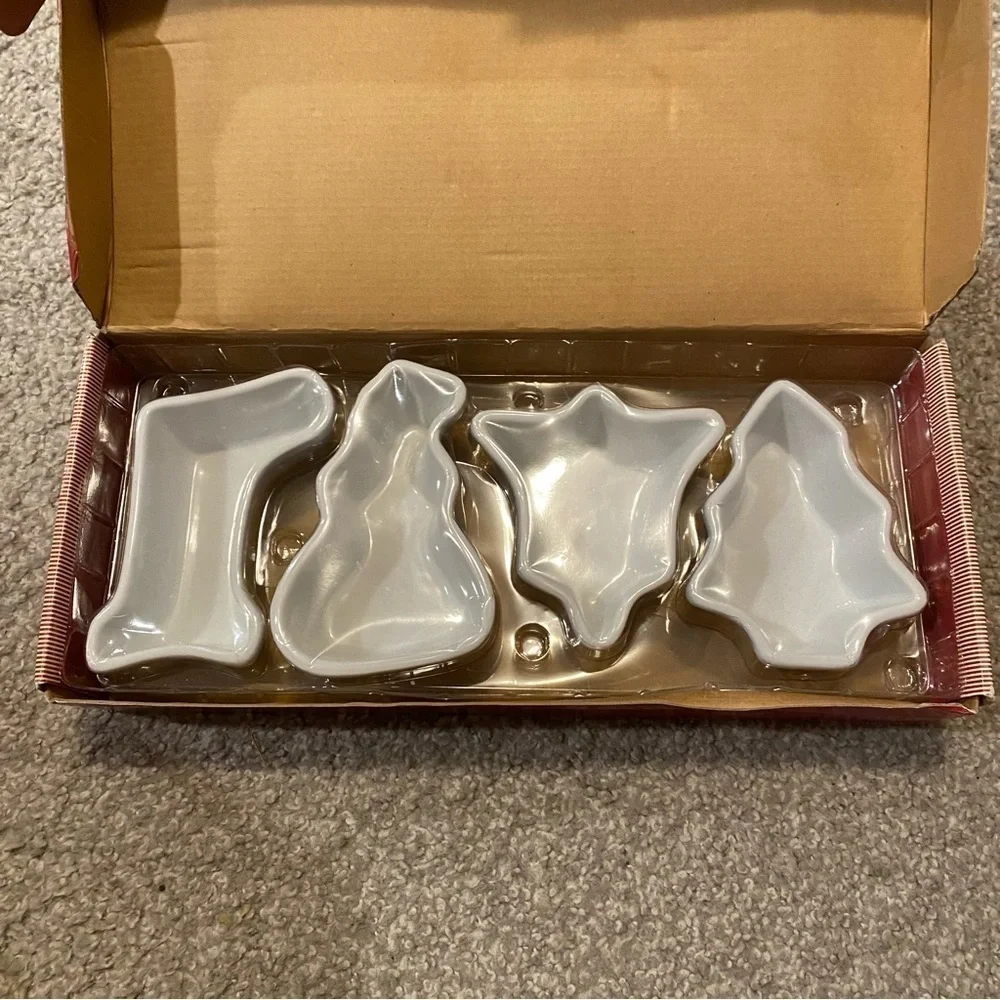 Williams Sonoma Ramekin Set NEW Christmas Ceramic Stocking Tree Bell Baking Dish